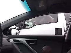 Viņa apzinājās &amp; t pārtraukt meklē. Diks zibspuldzes