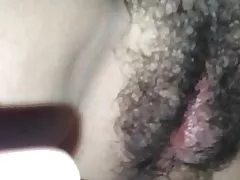 Vēl viens slodzes šaušana uz hairy pussy