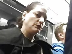 Nobriedušu dāmu patīk uzskrūvēšana... viņa nevar pārtraukt meklē